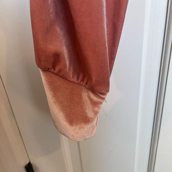 Designer INSPIRED two piece velvet set - Picture 7 of 7